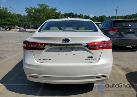 2015 Toyota Avalon Hybrid z USA, uszkodzony, nr VIN 4T1BD1EB2FU044687